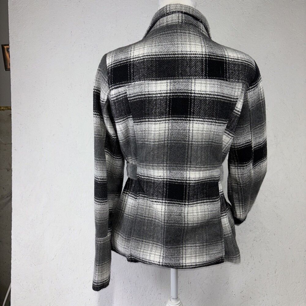 New Look Girls Size XL  Jacket  Grey, Black and White Plaided warm and cozy - Picture 3 of 5